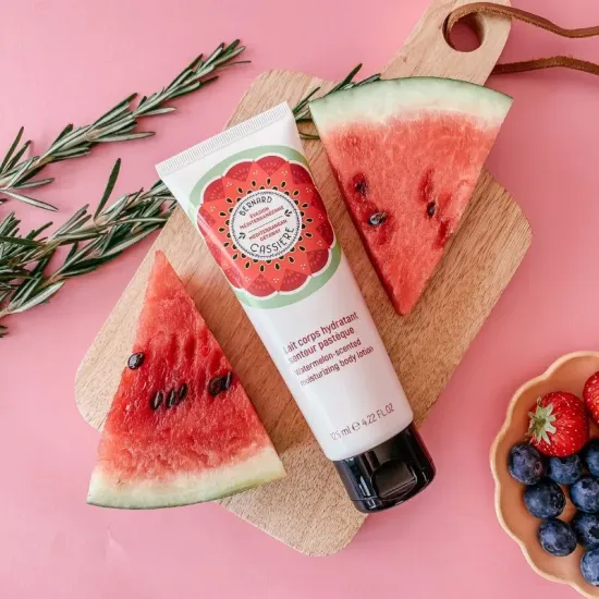 Watermelon-scented moiturizing body lotion