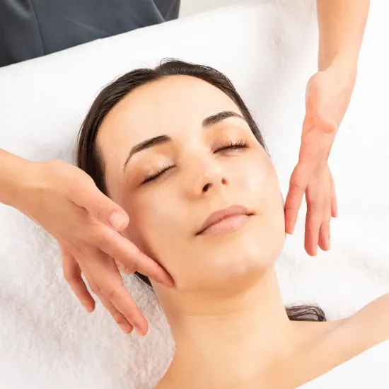 Soin Haute Hydratation à l'eau de Source de nos Jardins - Bernard Cassière